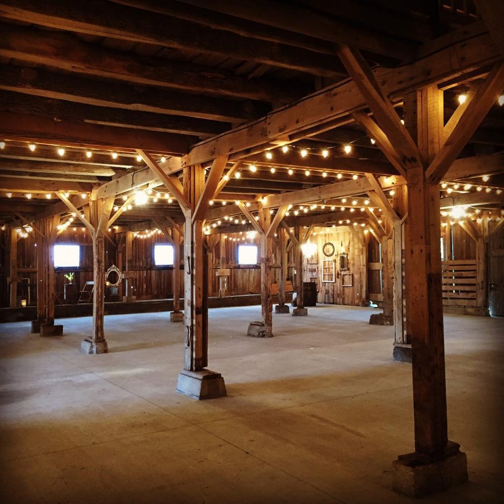 Barn wedding venue the Barn on Boundary in Eaton, Indiana