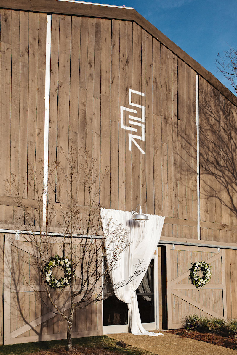 Barn wedding venue Spring Creek Ranch in Tennessee