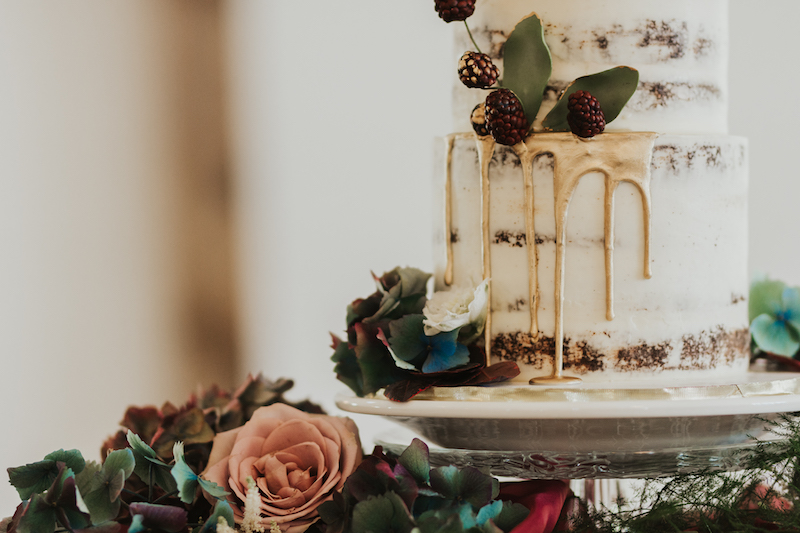 Rustic wedding cake