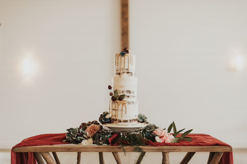 Rustic wedding cake